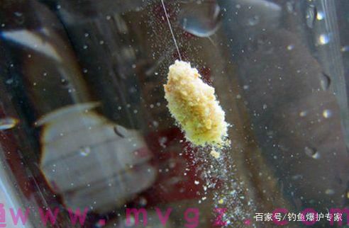 钓鲫鱼必用的特效饵料，效果好到不敢相信，连竿到手软！(图1)