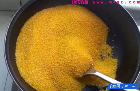 天一冷,常给鲫鱼做这诱饵,一钓还不想收竿(图3) 天一冷,常给鲫鱼做这诱饵,一钓还不想收竿(图3)