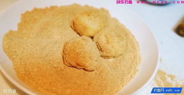 秋高气爽，教你两款自制鲫鱼饵(图1)