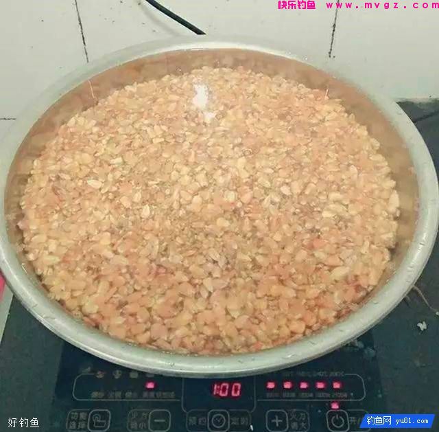钓鲤鱼鲫鱼的窝料制作方法(图2)
