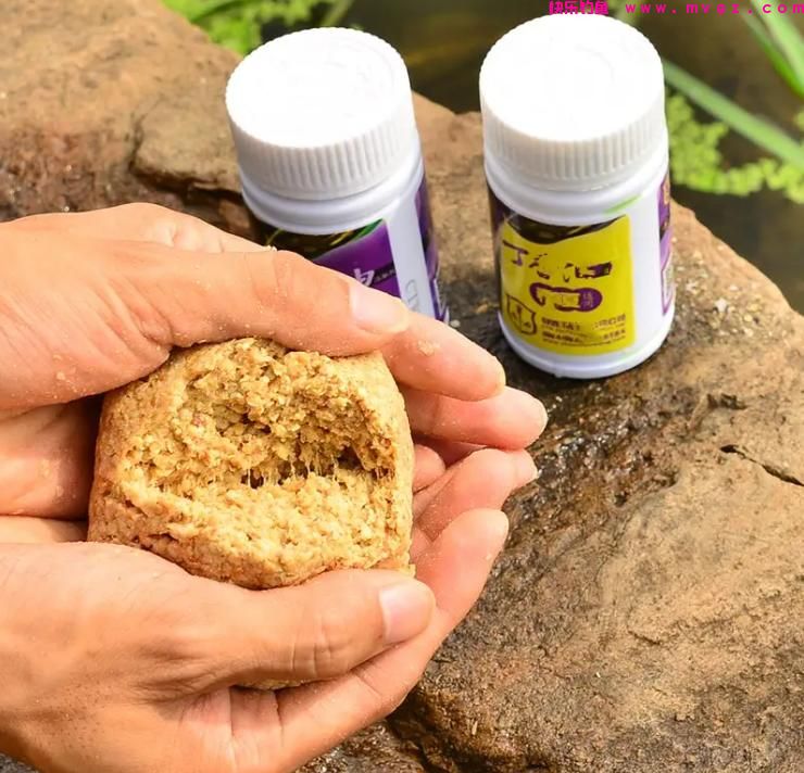 春季垂钓鲫鱼，不要老怪“资源差”，用对方法才是爆护的正确方式(图7)