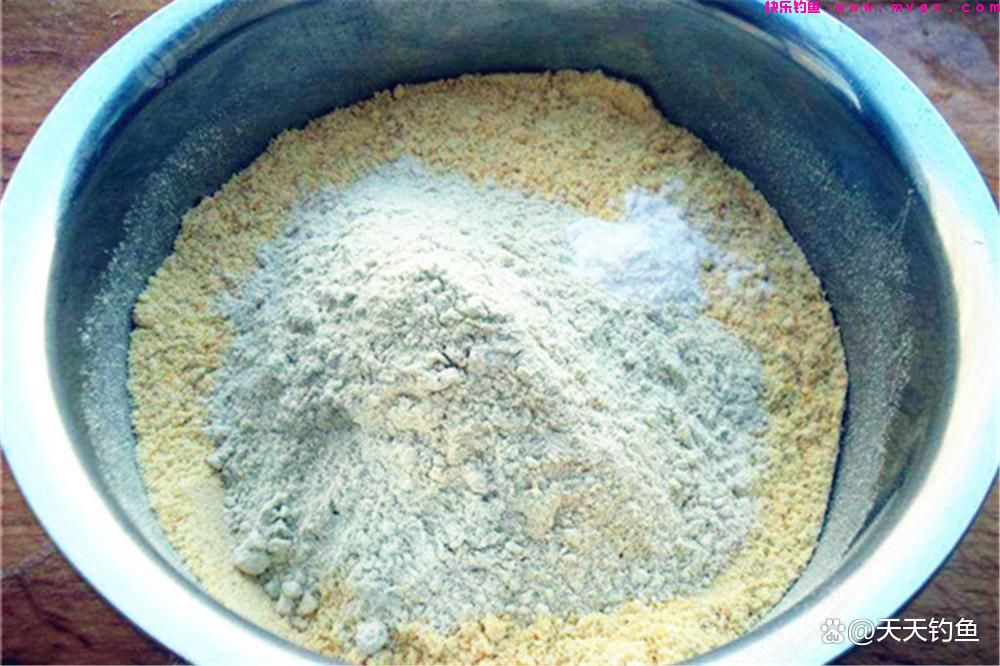 野钓大鱼，用这些玉米面饵料配方，通杀鲫草青鲤鳊(图2)