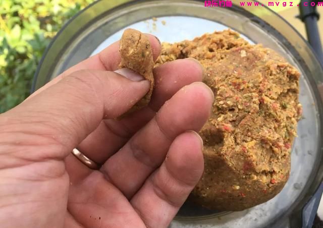 夏季钓鲫鱼,有三类钓位需要避开,钓鱼新手一定要多看看(图6) 夏季钓鲫鱼,有三类钓位需要避开,钓鱼新手一定要多看看(图6)