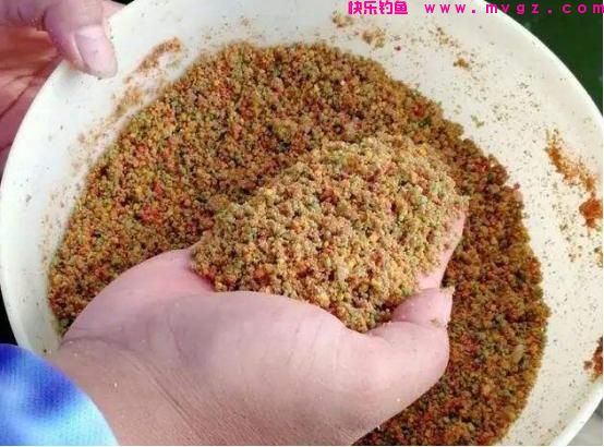开春后钓鲫鱼，需要改变套路了，早掌握3个“秘诀”就早爆护！(图4)