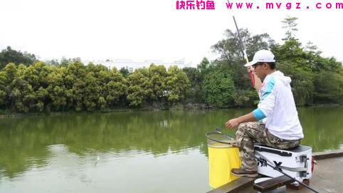 春钓鲫鱼千万不要一到水边就下钓，这“3”条妙招学会轻松拉满(图1)