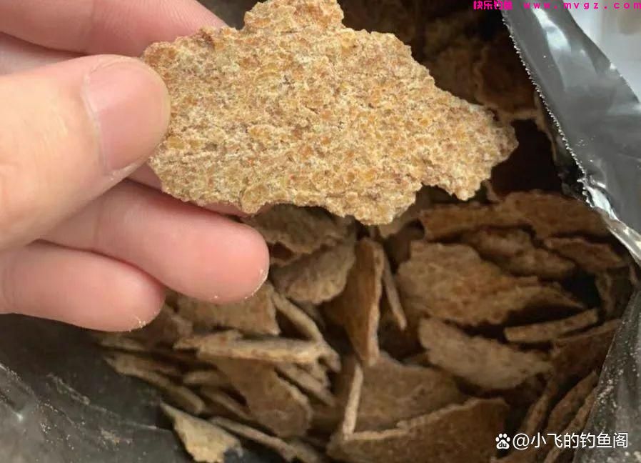 开鲤鱼饵的小技巧，按照此方法，咬钩的都是大家伙，野河屡试不爽(图3)