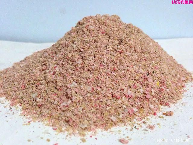 老钓友教你，钓鱼应该使用面饵还是虫饵？(图2)