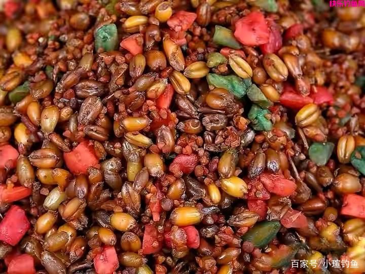 钓鱼时饵料的配法有何讲究？5个配饵要点讲解，解开你的配饵误区(图5)