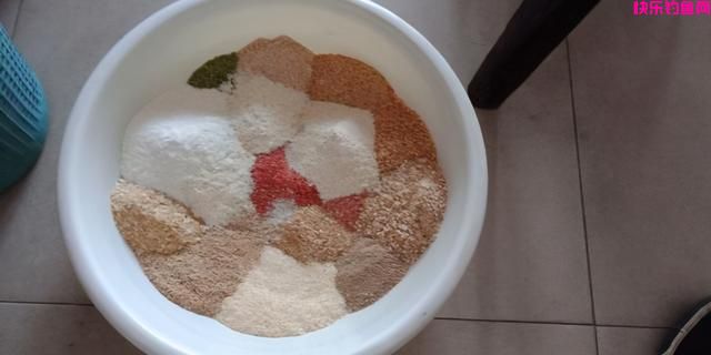 饵料的5个搭配技巧，掌握好了运用起来，四季钓鱼都上货(图5)