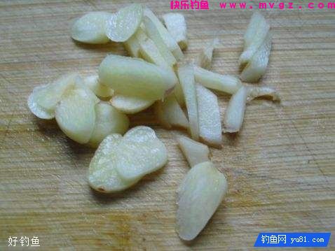 5种增加渔获的大蒜钓鱼技巧(图2)