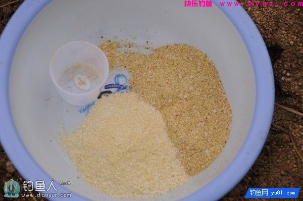 自配鲫鲤草鳊通用拉饵的心得(图1)