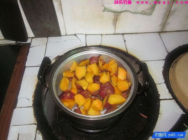 自制红薯钓鲤鱼和草鱼的爆炸钩饵料配方(图1)