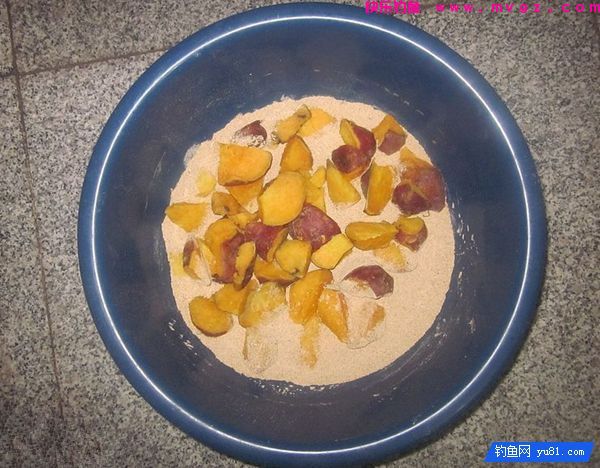 自制红薯钓鲤鱼和草鱼的爆炸钩饵料配方(图7)