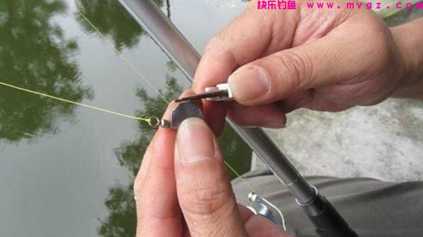 野钓草鱼时，浮漂加粗目可以参与调漂，4个要点实现精确调钓(图3)