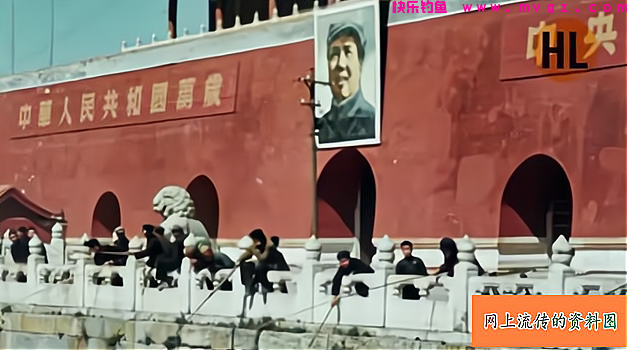 男子钓起故宫护城河的“草鱼王”，网友：你这是动了龙气！(图6)