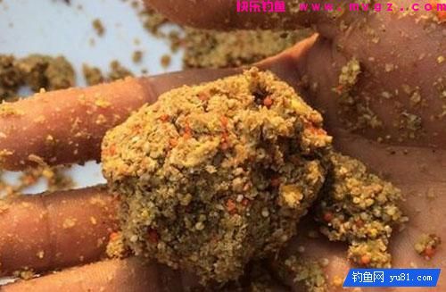 三款自制钓鲤鱼饵料配方，适合海竿配爆炸钩库钓(图1)