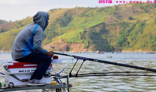 钓鲤鱼怎么选浮漂？(图3)