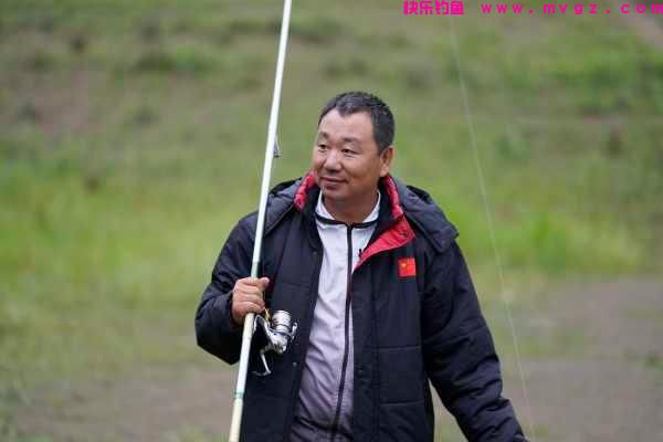 喜欢钓鲢鳙的钓友有福了，邓刚和崔炳亮难得起争执，都来学学吧(图4)