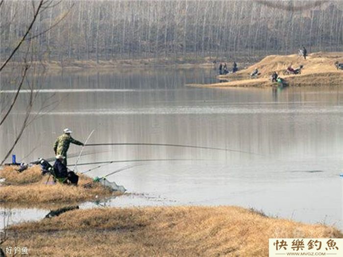 传统钓之冬季打窝的要点(图3)