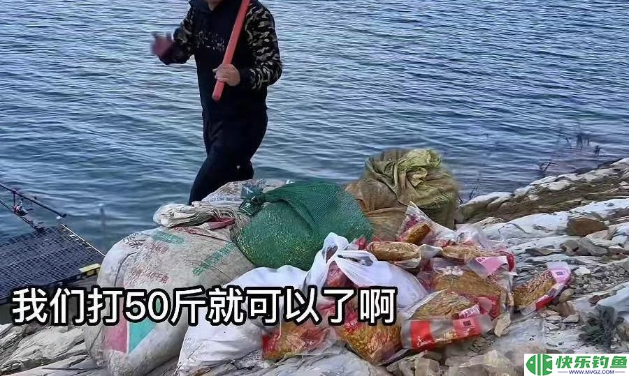 价值上万？男子在丹江口钓起“96斤青鱼王”，网友要求其放生(图5)