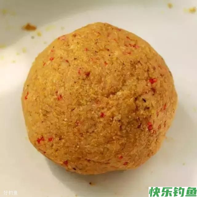 饵料搭配学的好，大鲫大鲤少不了(图1)