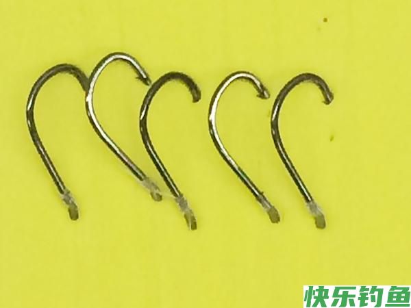 野钓鲫鲤用多大的钩?选钩不能一概而论，得从这几点着手(图4)