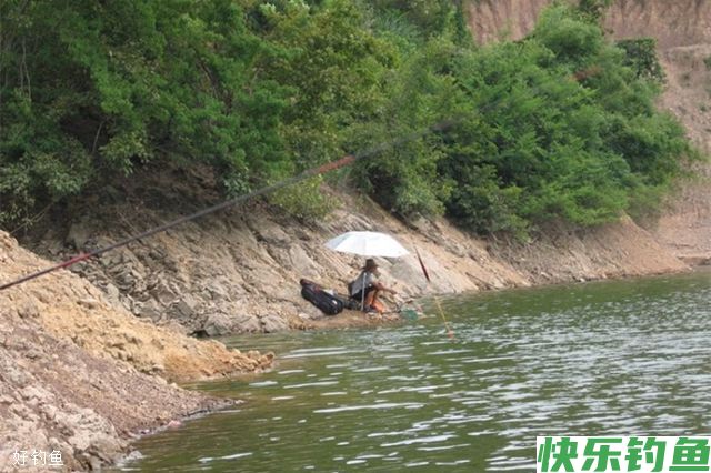 野钓水库选择钓位及饵料的技巧(图1) 野钓水库选择钓位及饵料的技巧(图1)