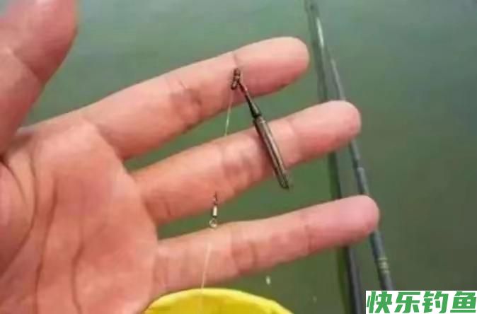 野钓鲫鱼到底用多大鱼钩合适？(图3)