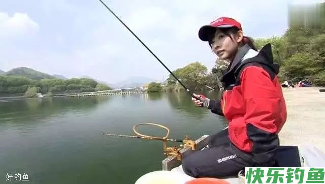冬季海竿串钩钓大鲫鱼的几个高招，让你连连爆护(图2)