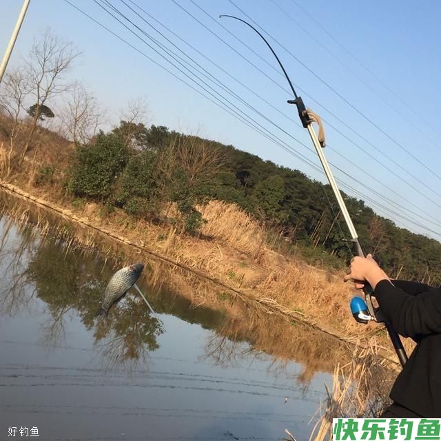 冬季寒冷天气钓鱼的六个技巧(图1)