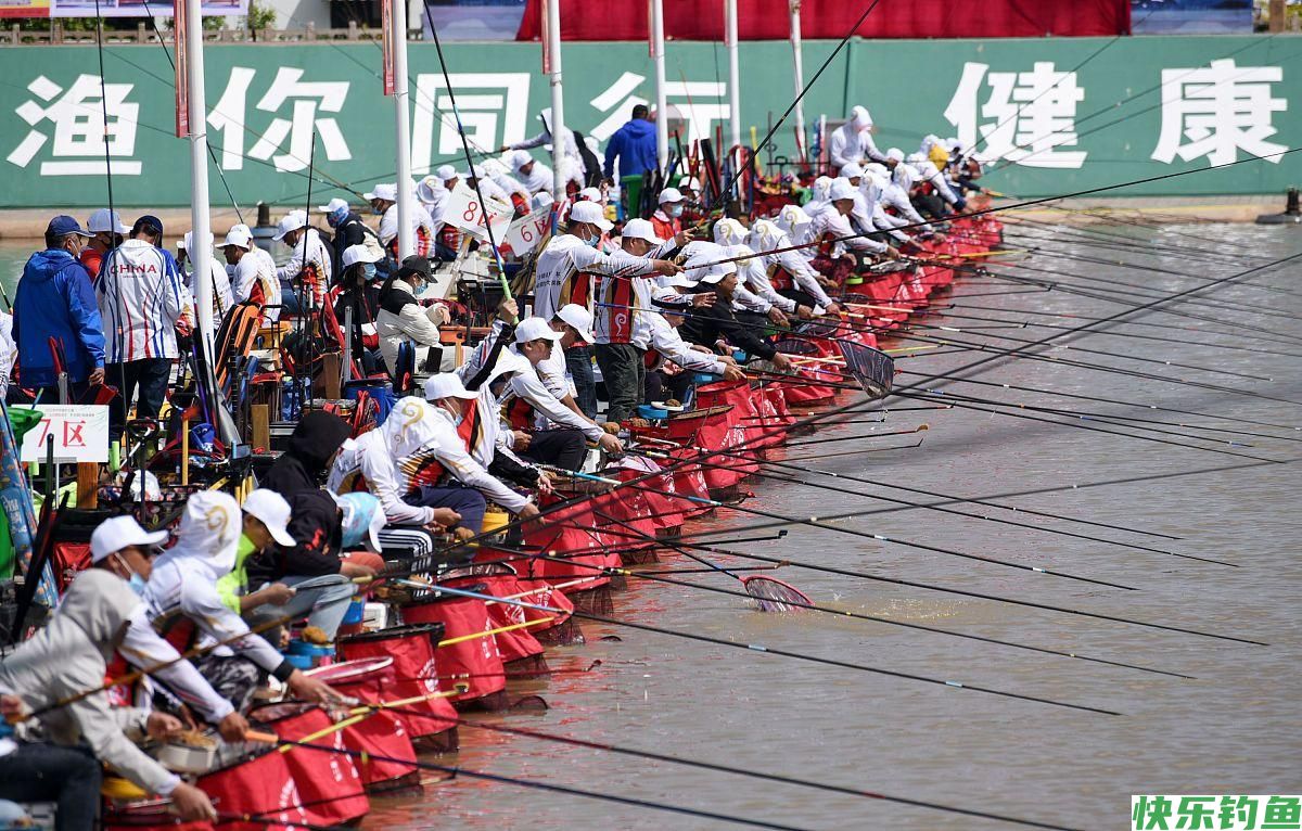 黑坑钓鱼就是比野钓难度大，从钓黑坑需要注意的5点技巧就能看出