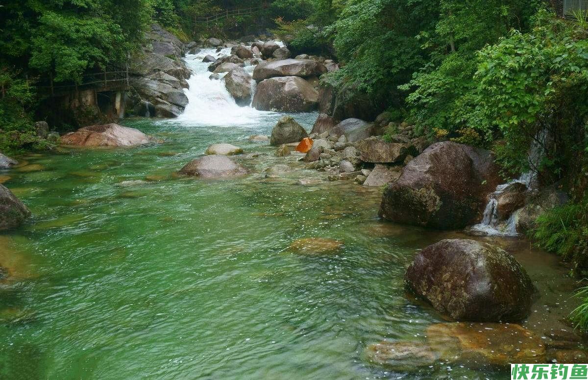 野钓遇到走水如何调漂？学会这五种方法，河水再急都可以钓鱼(图3)