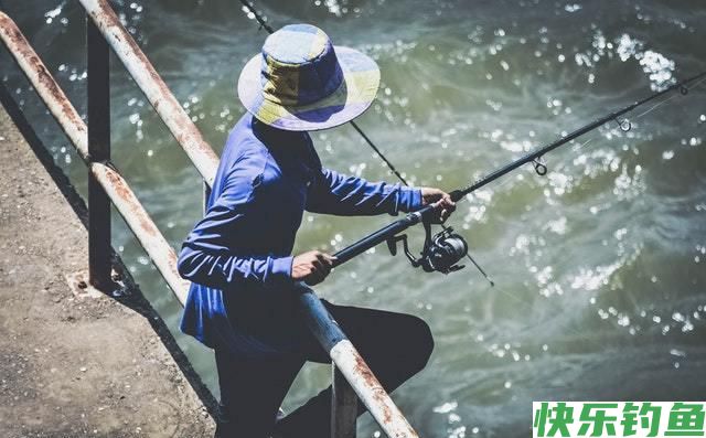 冬季野钓,钓点有鱼,却总是不咬钩!幸亏我用了这几招,屡试不爽(图15) 冬季野钓,钓点有鱼,却总是不咬钩!幸亏我用了这几招,屡试不爽(图15)