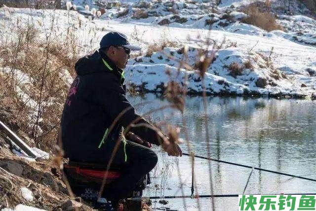 冬季野钓,钓点有鱼,却总是不咬钩!幸亏我用了这几招,屡试不爽(图12) 冬季野钓,钓点有鱼,却总是不咬钩!幸亏我用了这几招,屡试不爽(图12)