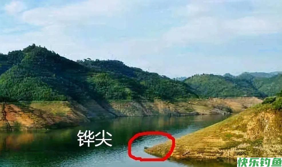 钓位找对,事半功倍,详述野钓的六大黄金钓位,新手一看便知(图3) 钓位找对,事半功倍,详述野钓的六大黄金钓位,新手一看便知(图3)