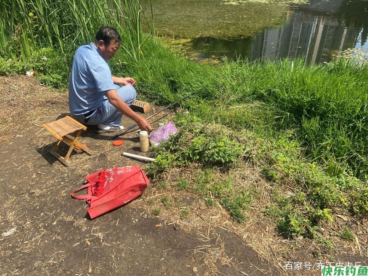 垂钓鳊鱼钓位以及饵料一定要注意，渔获才能更有保证(图4)