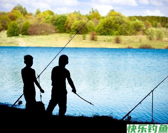鳊鱼在水库很常见，秋季野钓做好这四点，水库很容易钓获鳊鱼(图1)