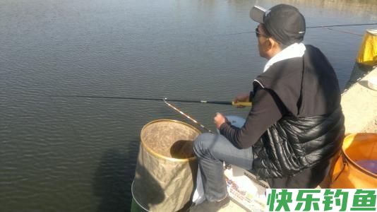 如何钓鳊鱼？怎样让鳊鱼快速上钩？有几种方法？(图5)