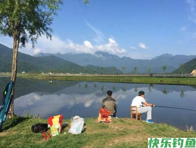 垂钓鳊鱼时，老钓手的这些小经验，钓友们不妨多了解一下(图1)