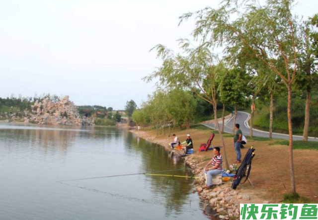 垂钓鳊鱼时，需要掌握哪些技巧？就来看看老钓友分享的经验(图1)