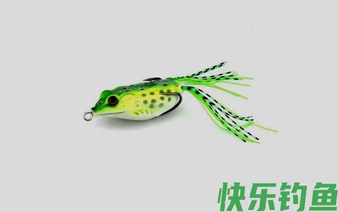 钓黑鱼用雷蛙好用软虫好？