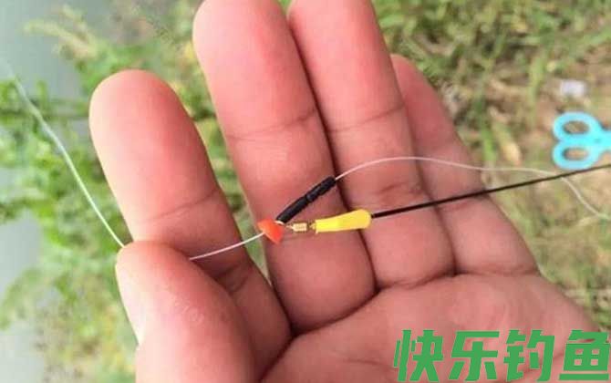 滑漂钓法怎么找底和调漂？