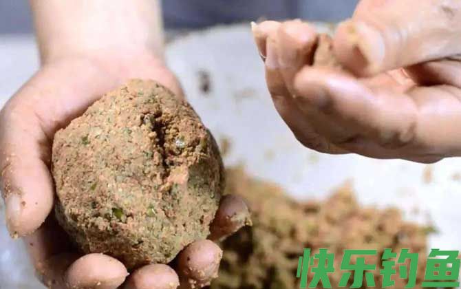 春天钓鱼用什么饵料？(图2)
