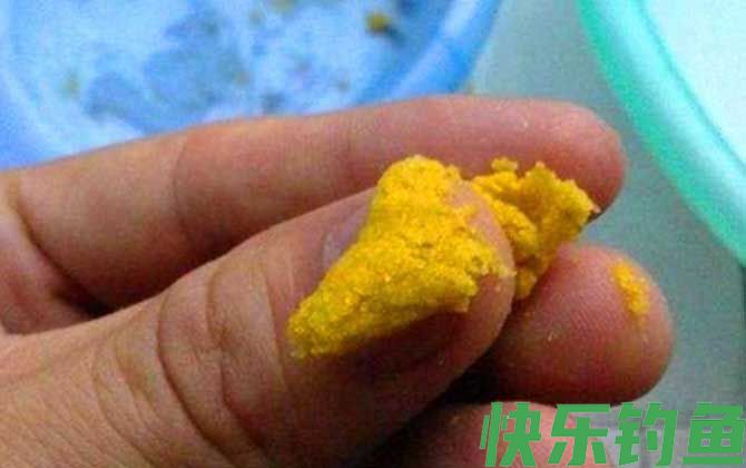 春季钓鱼用腥味好还是香味饵好？(图2)