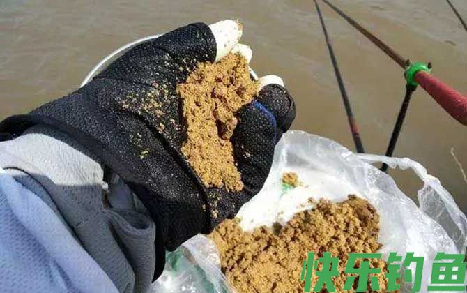 五月钓鱼用什么饵料最好？(图2)